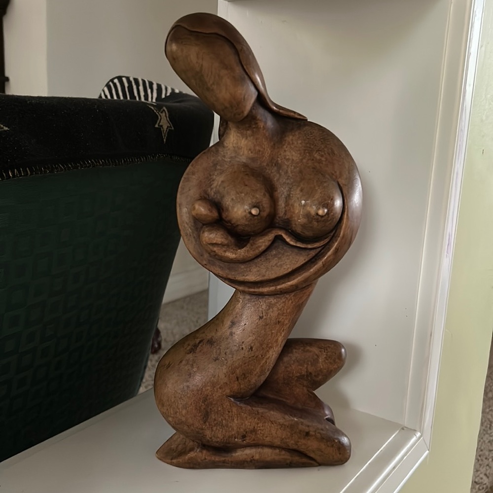 Wood statue mother and child
